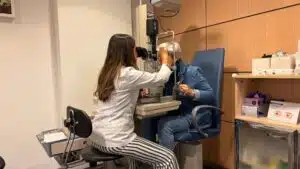 רופא עיניים